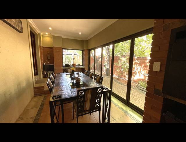 3 BEDROOM FREESTANDING FOR SALE IN KOSMOSDAL
